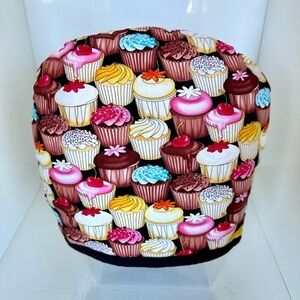 🔥$20. or Bundle 3 for $50. New Honeysuckle Tea Cosy Cupcake